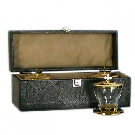 CASE WITH THREE VASES