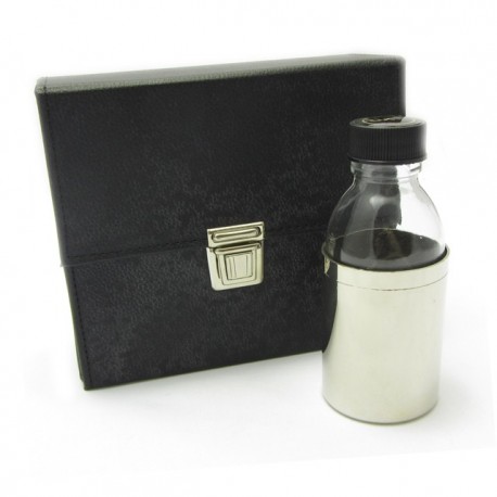 CASE WITH THREE BOTTLES